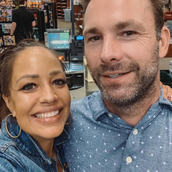 MEET YOUR POSHER - Picture 8 of 8